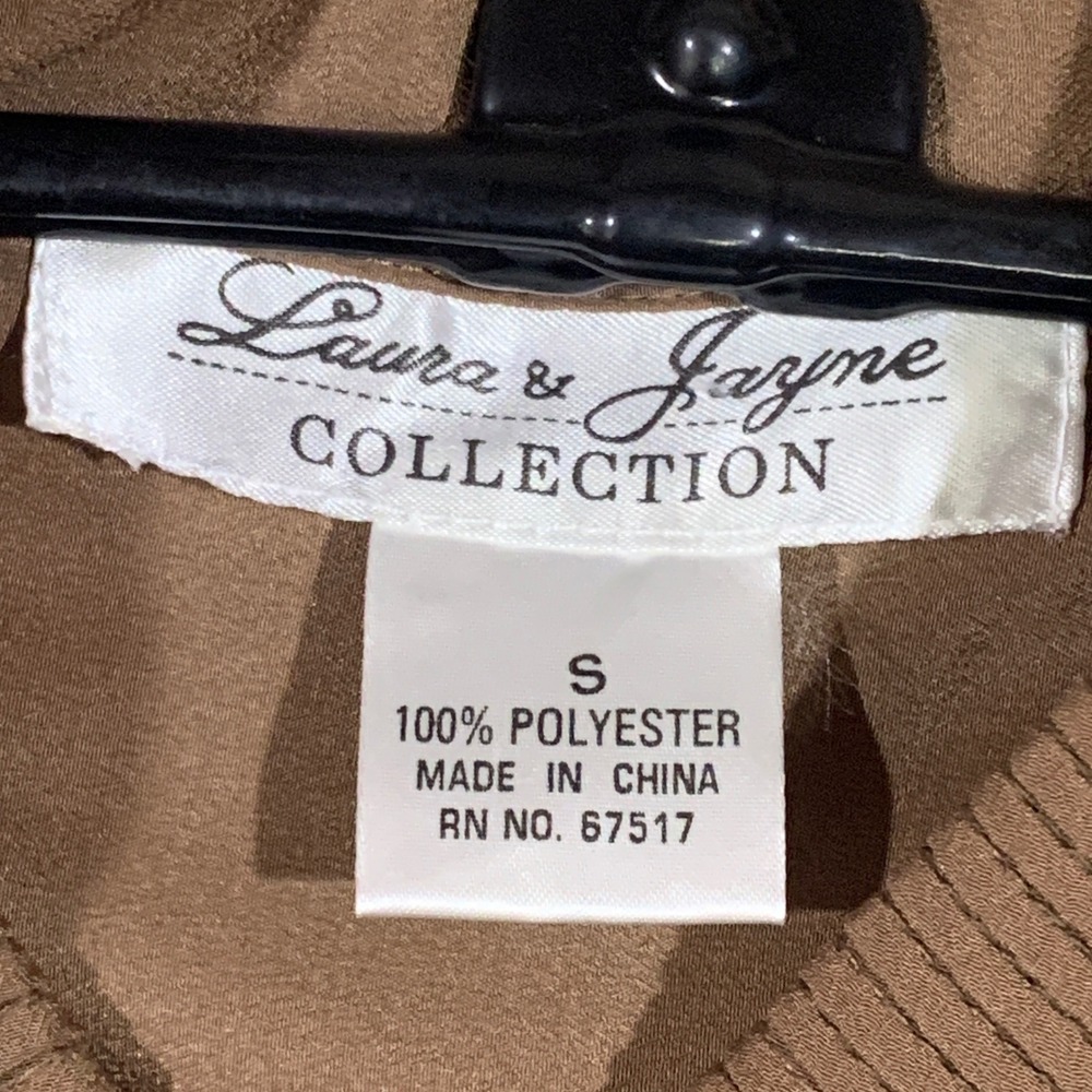 Laura & Jayne Blouse Women Small Brown Pleated Short Sleeve Button Up Vintage - Picture 3 of 5